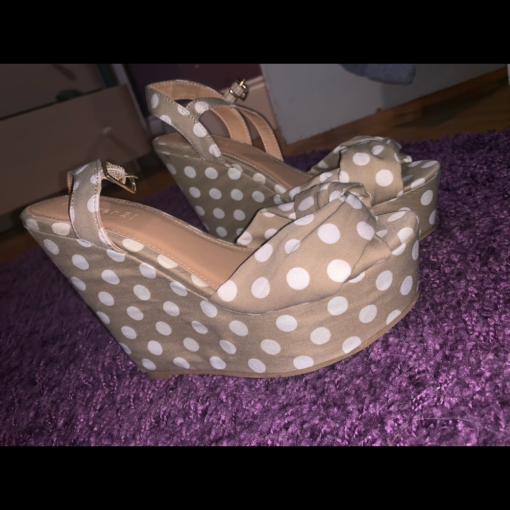 🌸🌻 Polka dot wedges 🌸🌻